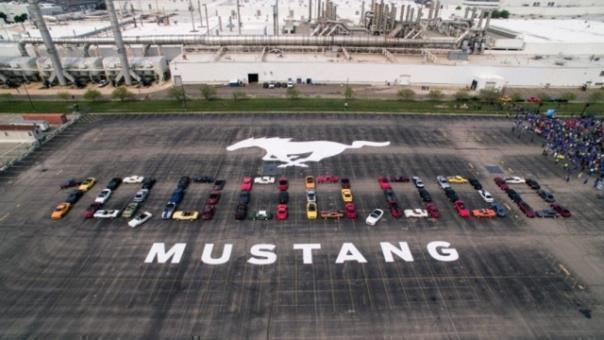 Im US-amerikanischen Ford-Werk in Flat Rock, Michigan, läuft das 10-millionste Exemplar des Ford Mustang vom Band